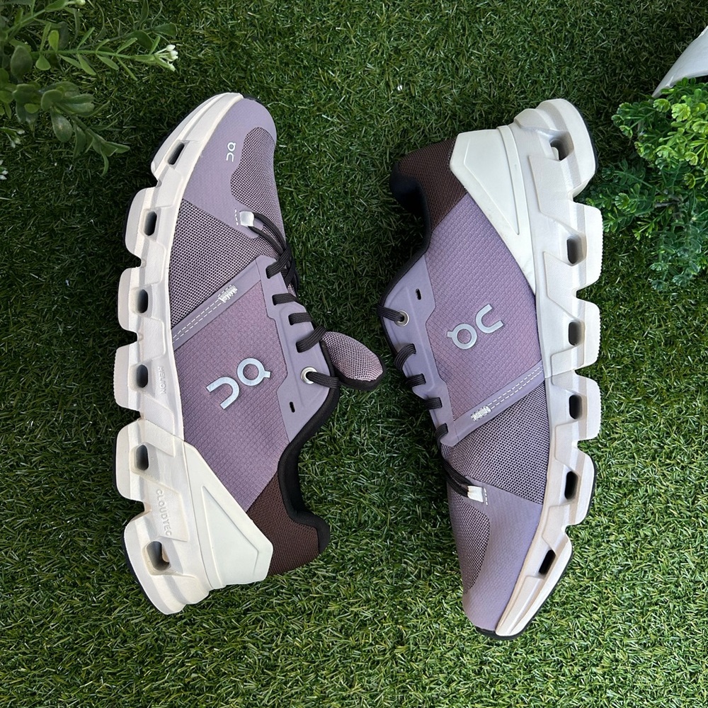 On Cloudflyer 4 men size 10 women 11.5 NEW         Shark | Pearl